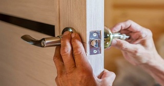 Установка и замена дверной ручки в Красном Сулине от 276 руб. – Мастер24, монтаж фурнитуры, недорого