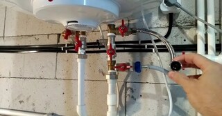 Установка накопительного водонагревателя в Красном Сулине в октябре