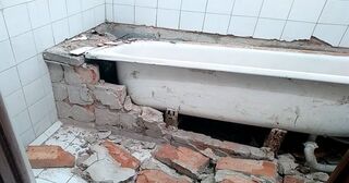 Демонтаж ванны в Красном Сулине от Мастер24 — быстро, недорого, вывоз старой ванны от 1021 руб.